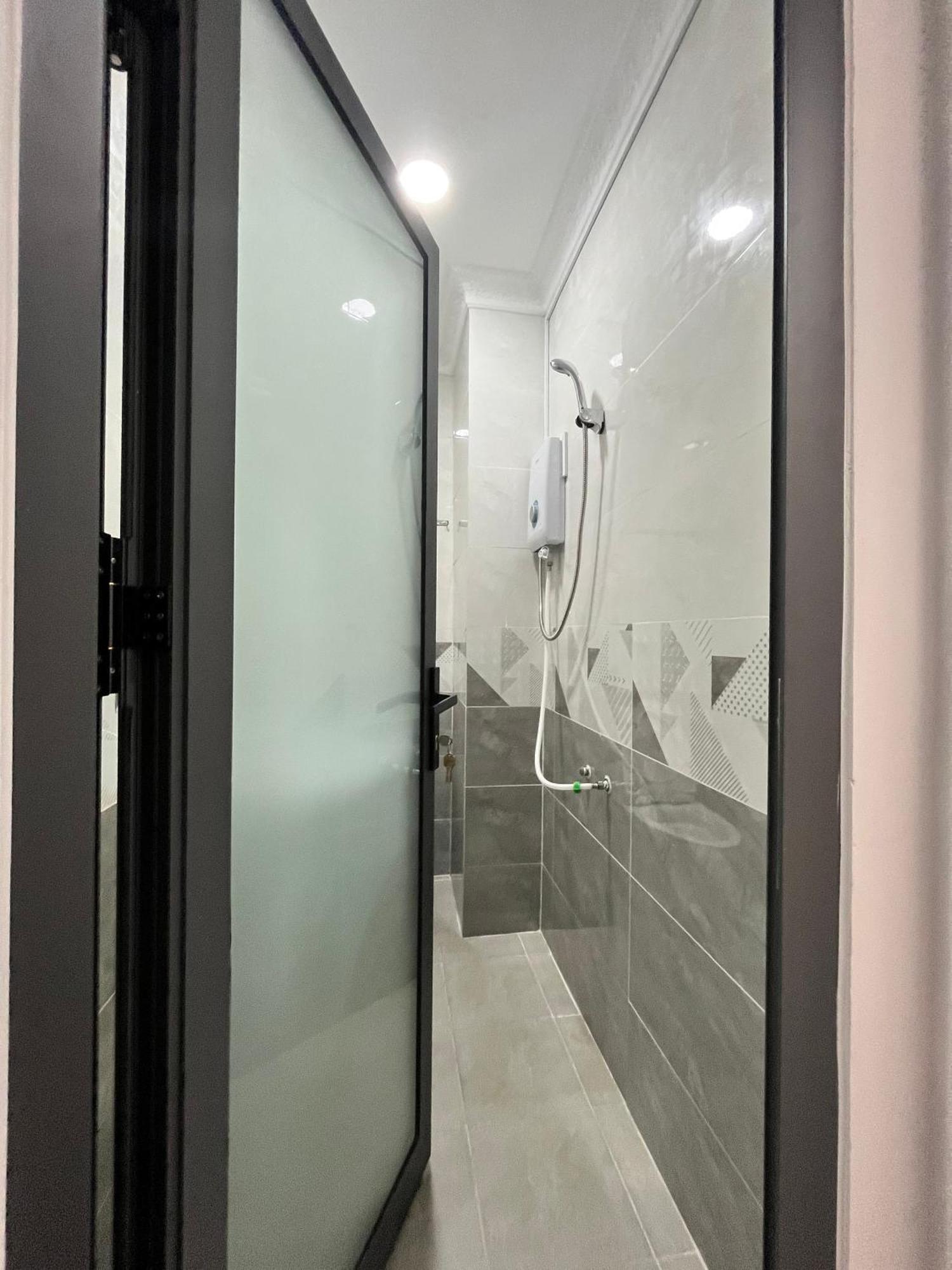 Nice D1 - Private Bathroom Guest house *